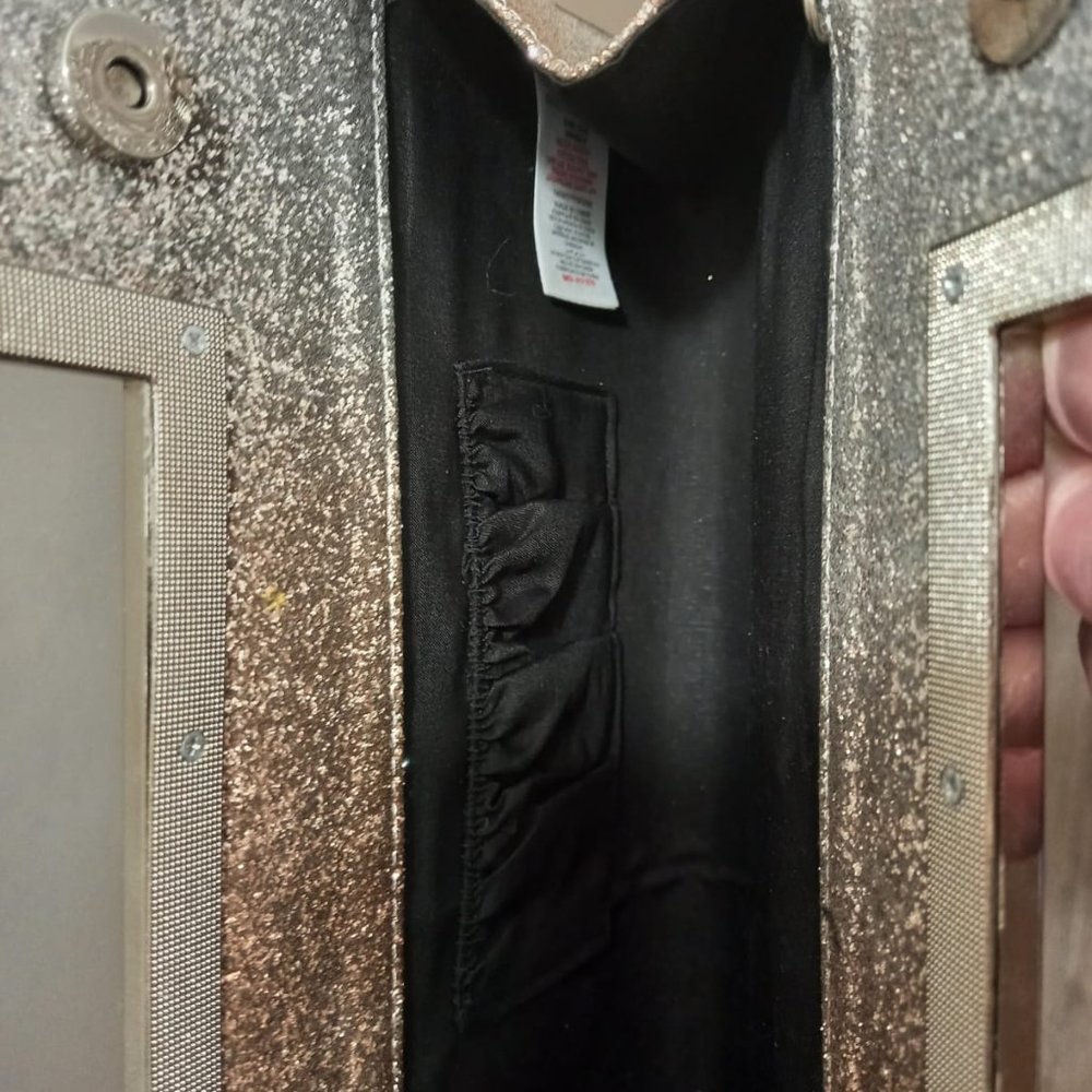 Clutch - Picture 2 of 4